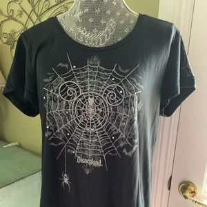 Disney haunted Mansion T-shirt.